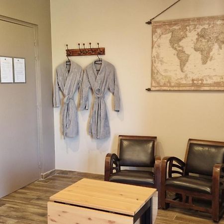 Le Miroir Des Etoiles Bed & Breakfast Pomport ภายนอก รูปภาพ