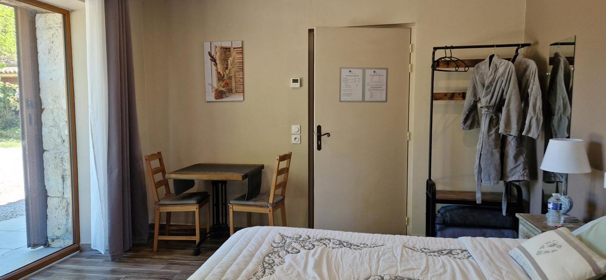 Le Miroir Des Etoiles Bed & Breakfast Pomport ภายนอก รูปภาพ