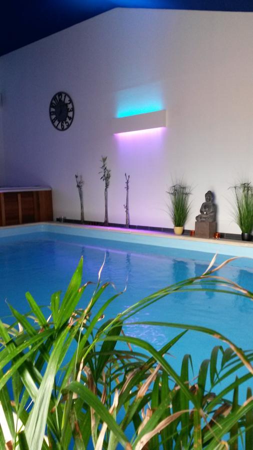 Le Miroir Des Etoiles Bed & Breakfast Pomport ภายนอก รูปภาพ